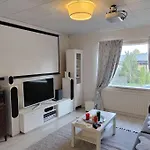 Omakotitalo Rauhallisella Alueella Lägenhet *