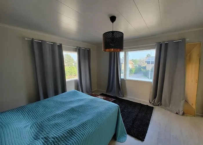 Omakotitalo Rauhallisella Alueella *