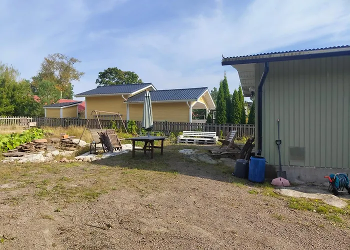 Omakotitalo Rauhallisella Alueella